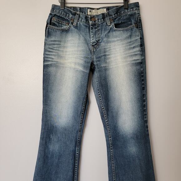 American Eagle Straight Leg Jeans Sz 8 90s Whisker Mid Rise Medium Wash Preppy - Picture 2 of 12